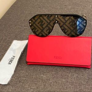 Fendi FF Sunglasses Like New